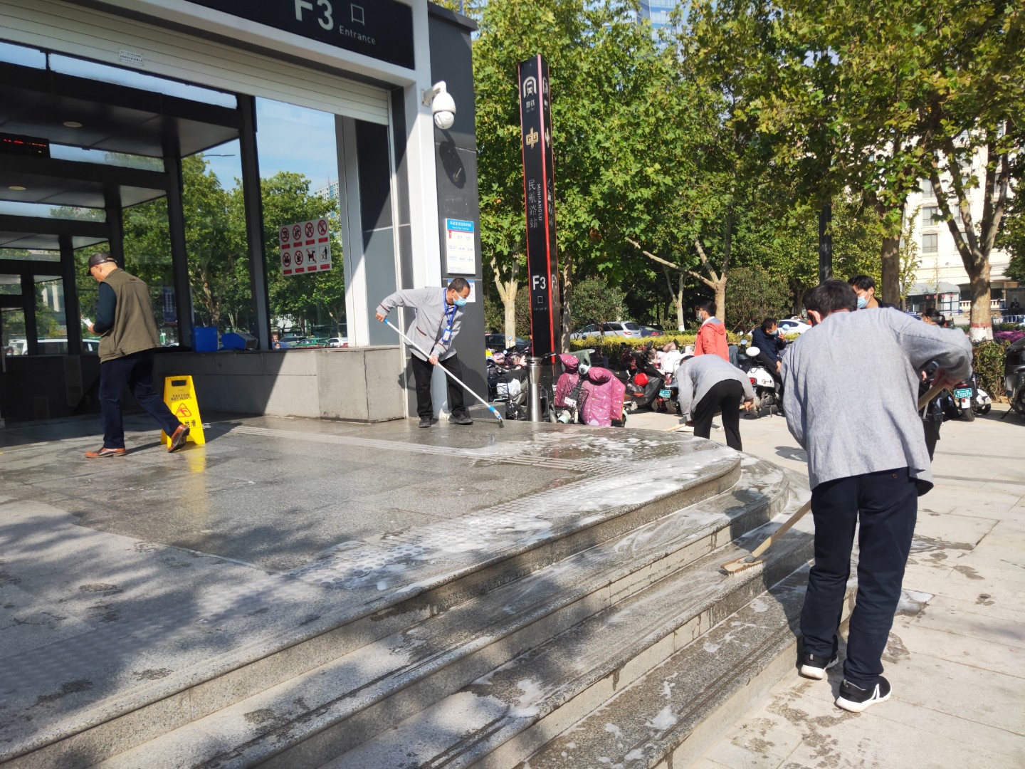 03.多項舉措“固”站容站貌1.jpg 03.多項舉措“固”站容站貌1.jpg